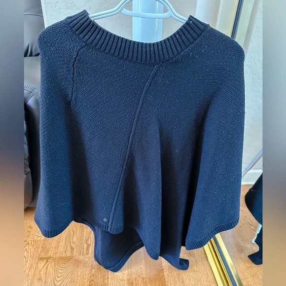 Lululemon🍋 On the Go Poncho Black Merino Wool One Size - Picture 4 of 13